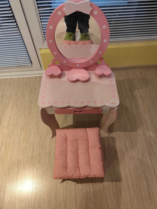 Продавам детска тоалетка