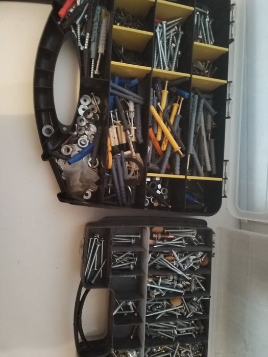 Шурупы, дюпеля,  саморезы.