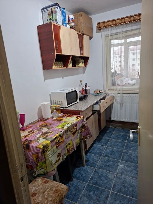 Închiriez apartament în Titu