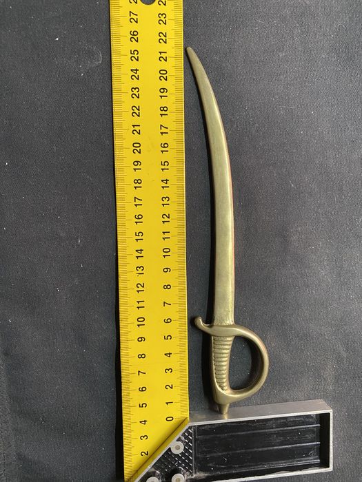 Два стари бронзови ножа за писма