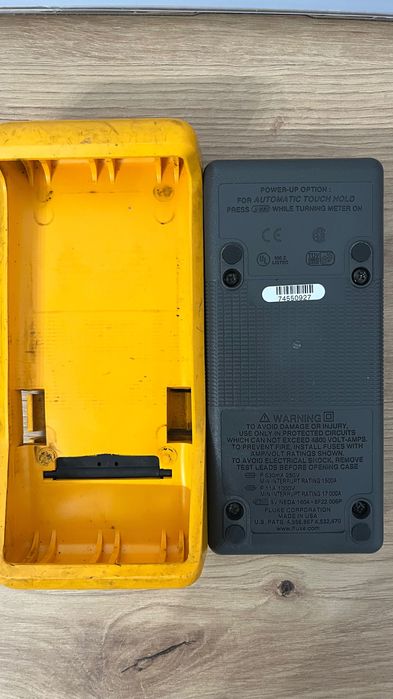 Multimetru profesional Fluke 73 III