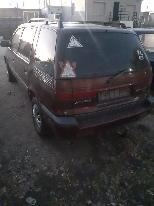 Mitsubishi space wagon