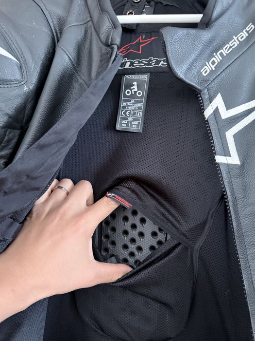 Costum Alpinestar cu protectii