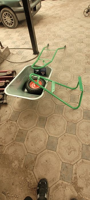 Продам новую тачку. Доставка есть.
