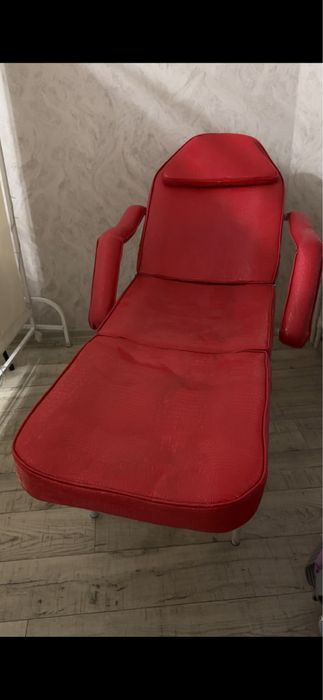 Кушетка косметологическая б/у. Кушетка для косметолога