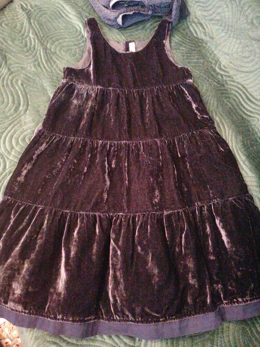 Rochie catifea 6-8 ani