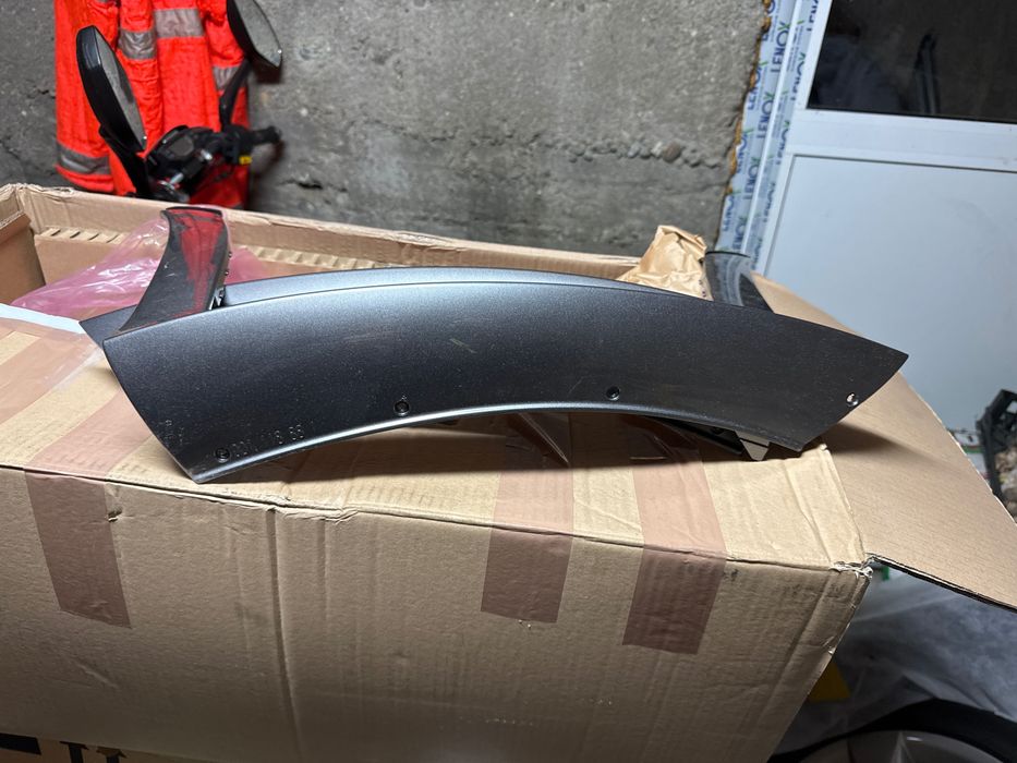 Декоративна лайсна за брония на Мерцедес CLA w118