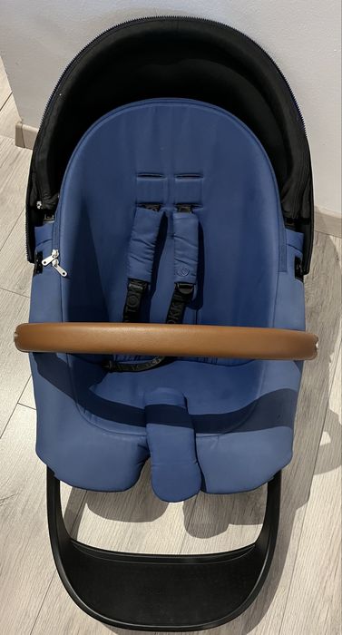Vând Cărucior Stokke® Xplory X 2 în 1 – premium, sigur și confortabil