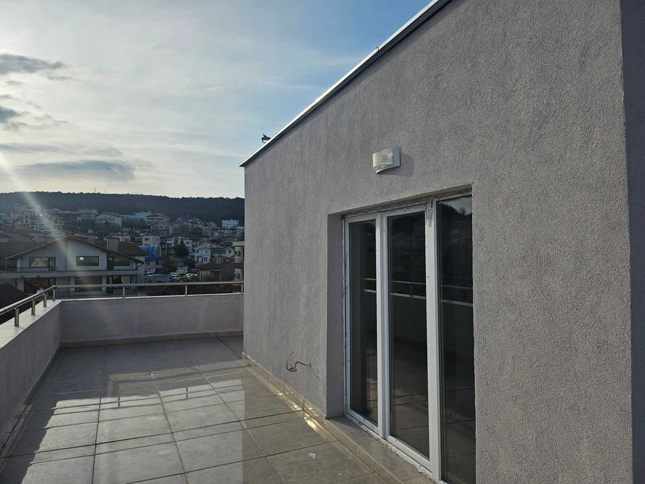 Прекрасен мезонет с А 16 в центъра на кв. Виница с две паркоместа