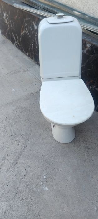 Унитаз     продам