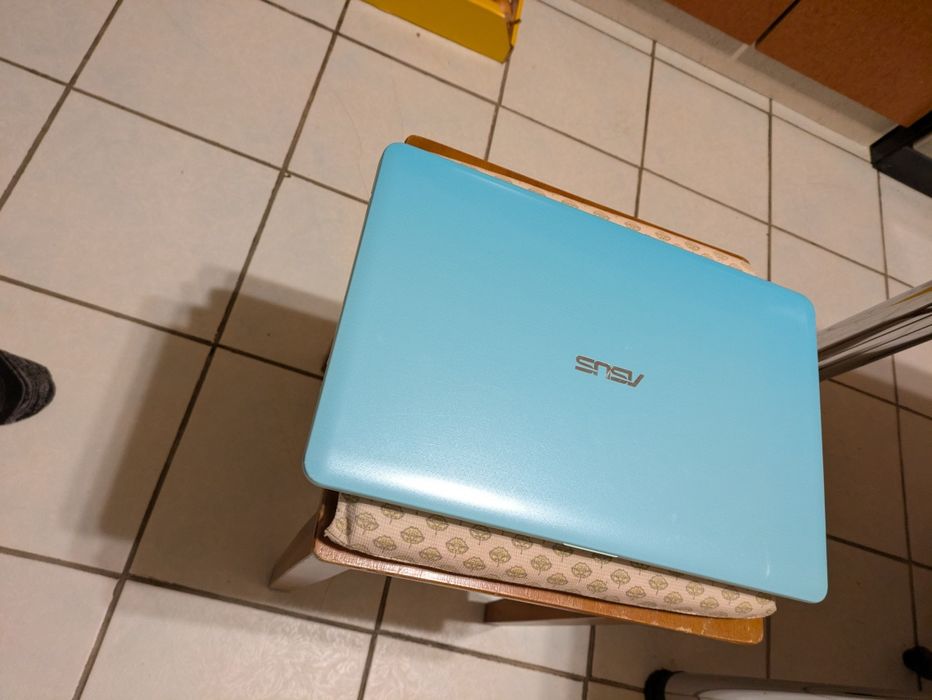Vând Laptop Asus