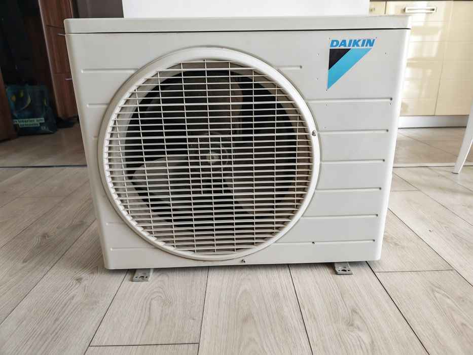 Aparat de aer conditionat Daikin FTXB 35C + RXB 35C Inverter 12000 BTU