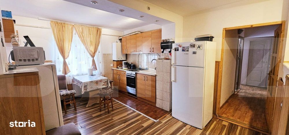 Apartament de vanzare, cu 3 camere, decomandat, 68mp, parter inalt