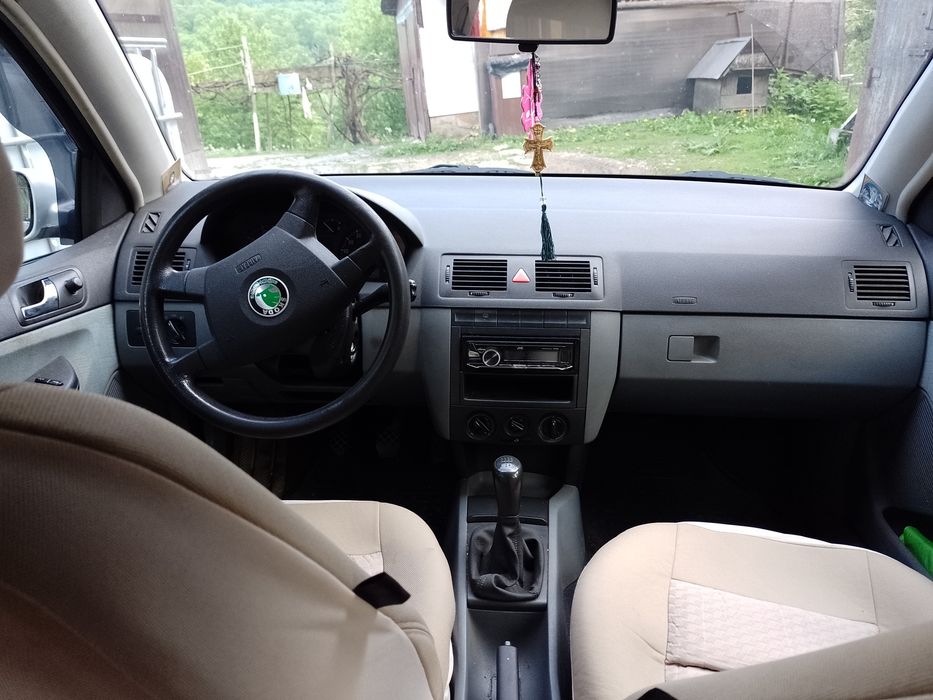 SKODA Fabia 2000 — imagine 4