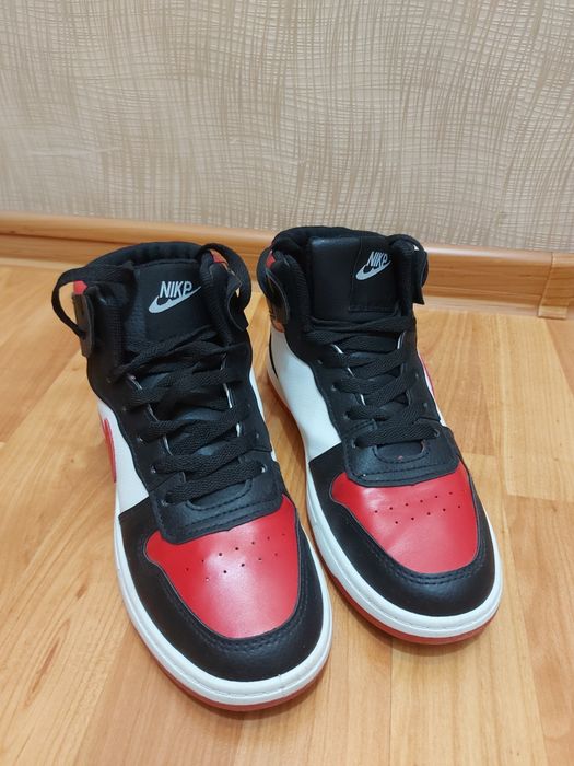 Продам кроссовки