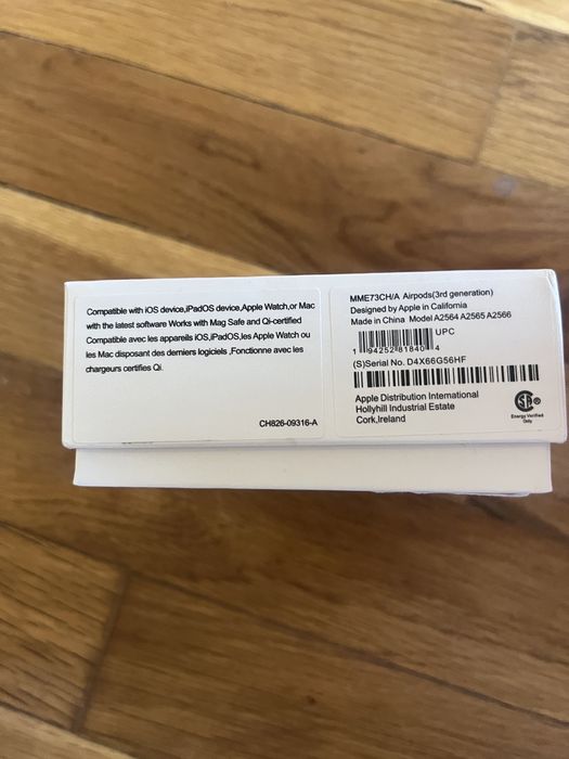 Airpods слушалки бели