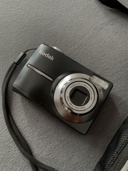 Camera Foto Digitala  KODAK EasyShare C913, 9.2 MegaPixel CCD  Zoom Lens 3X, SD Card 2GB Digital Point and Shot Camera