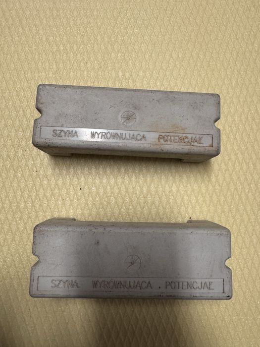 Главна заземителна шина (еквипотенциална шина) – 2 бр.