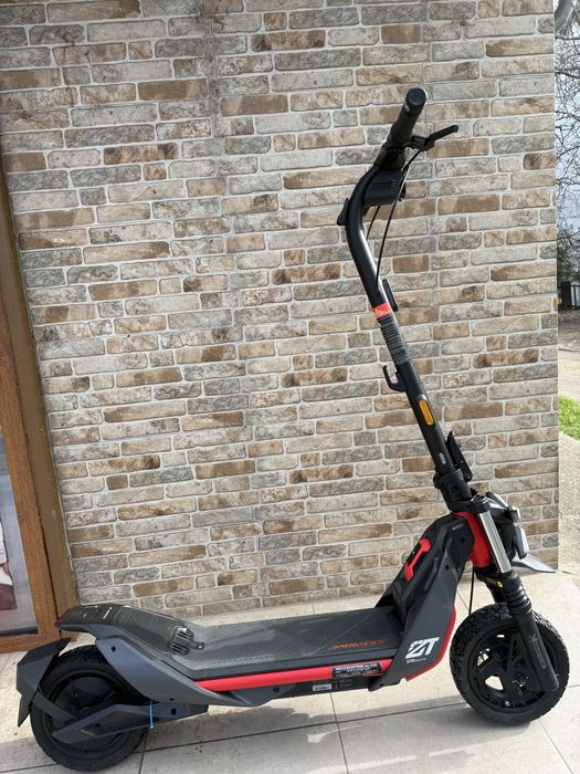Електрически скутер SEGWAY  ZT3 PRO чисто нов