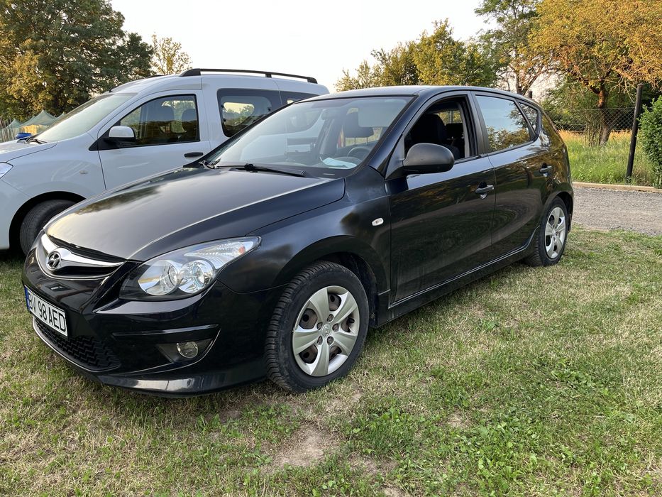 HYUNDAI i30 2011