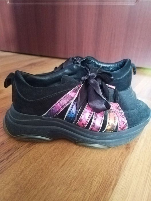 Adidasi piele intoarsa naturală