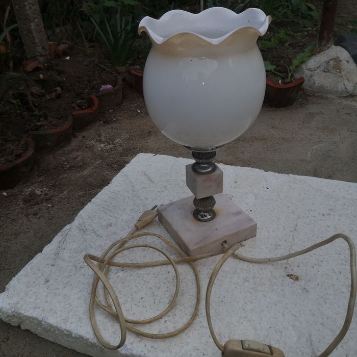 Мраморна нощна лампа