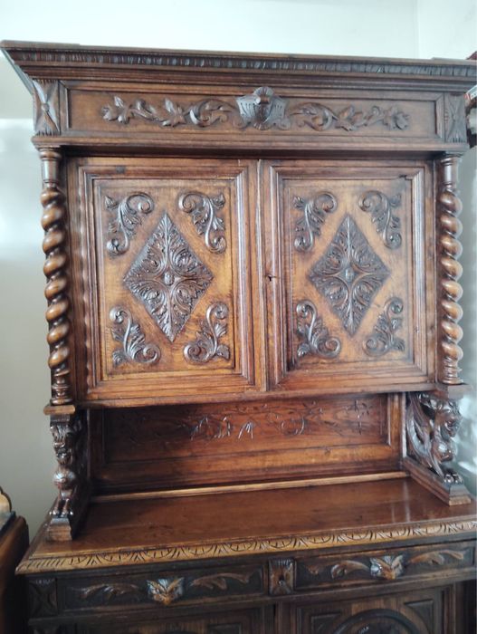 Неоренесансов бюфет