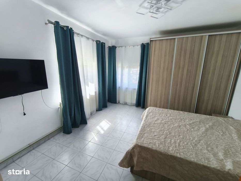 ROANDY - Garsoniera renovata ,la casa,zona Democratiei.