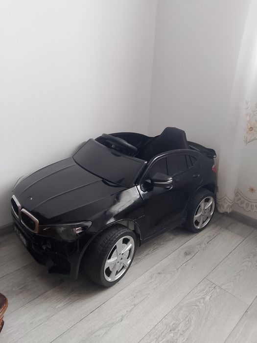 Продаю детский автомобиль