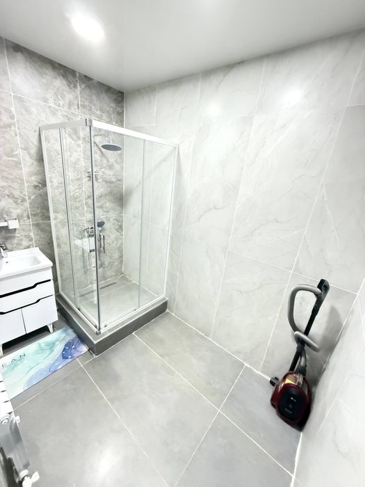 Шаҳар марказида 3 хонали замонавий квартира. Новостройка.