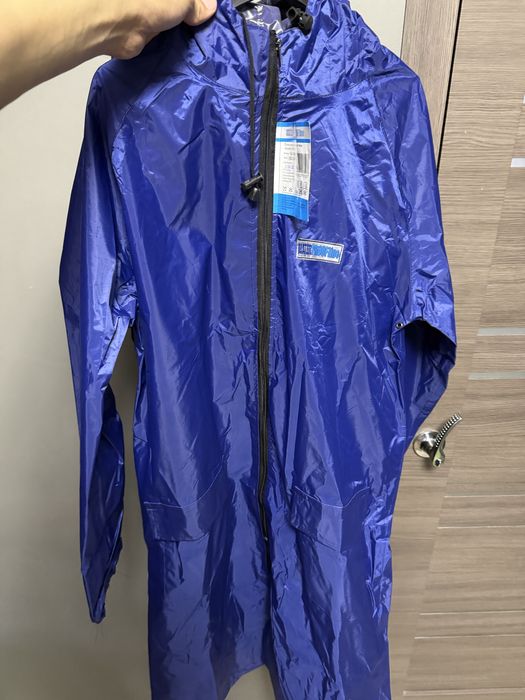 Дождевик на замке