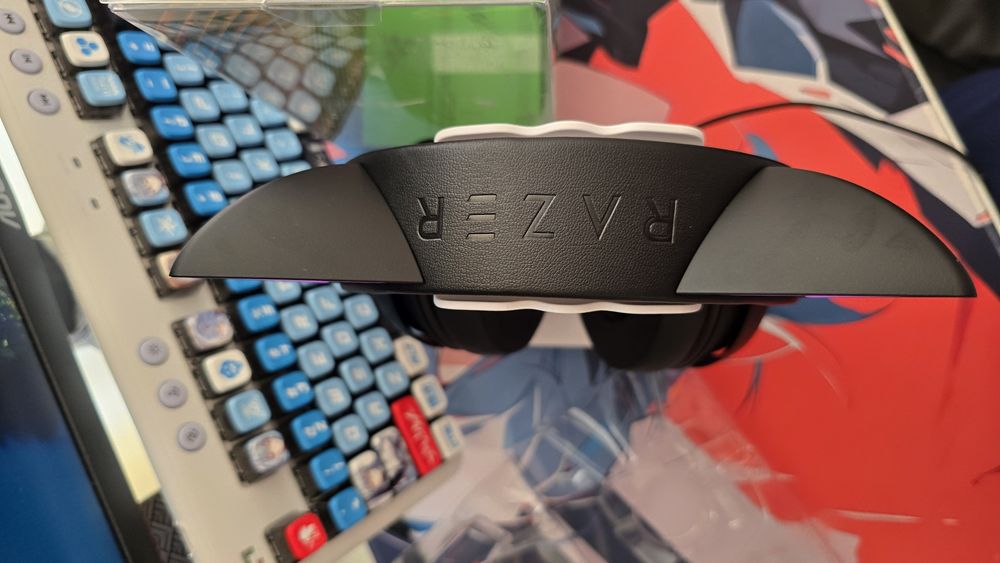 ЧИСТО НОВИ RAZER KRAKEN Kitty Edition USB