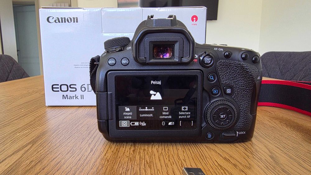 Aparat foto Canon 6D Mark II Full Frame + 3 baterii + cutie si acte