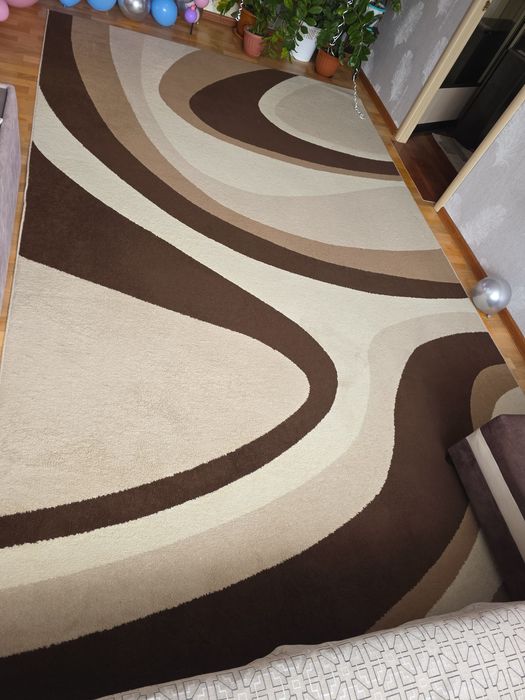 Палас в хорошем состоянии