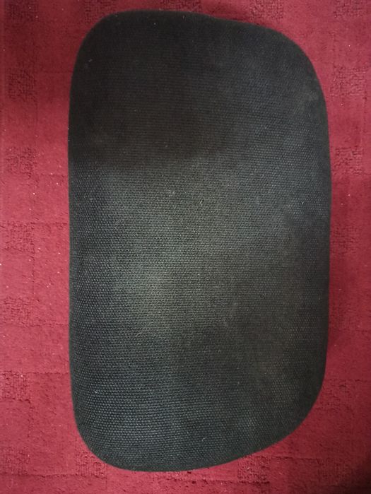 Продавам подлакътници и резервни части  за офис стол