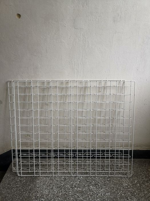 Скари и стойки за стена за слънчеви очила или диоптрични рамки