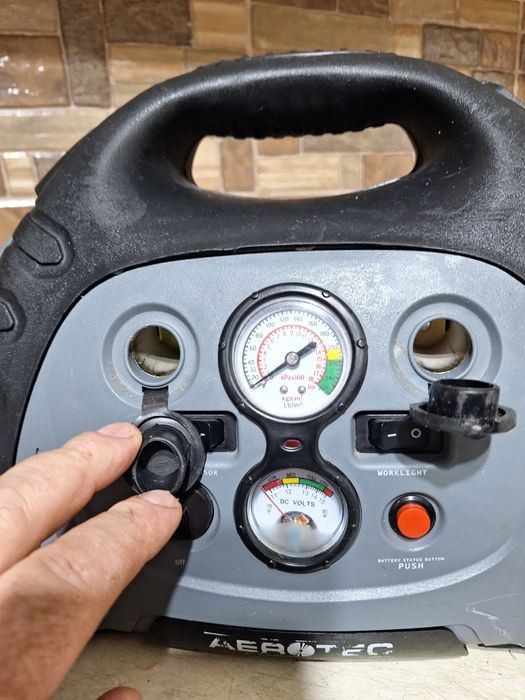 Robot pornire auto, compresor lanterna si invertor