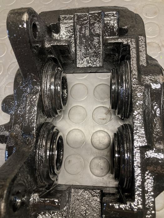 Спирачни апарати за тойота ланд крузер/land cruiser J120 03-08г