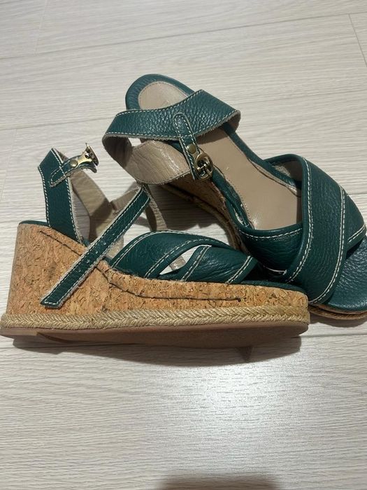 Sandale cu platforma