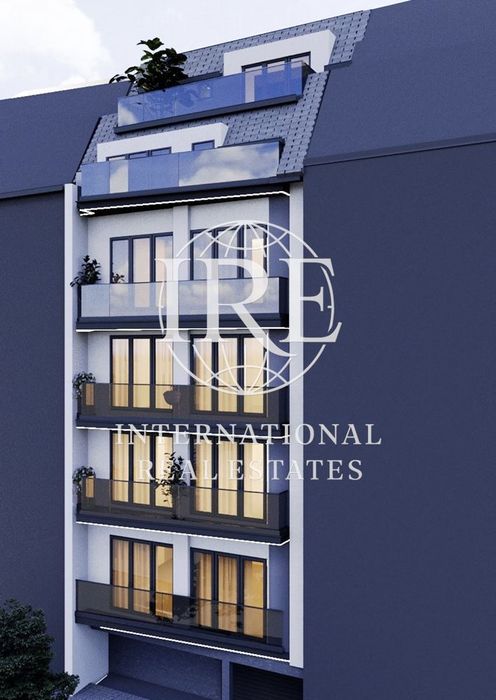 Продава се Четиристаен апартамент в Варна, Цветен квартал - 140 кв.м за 1779 €/кв.м - Снимка #2