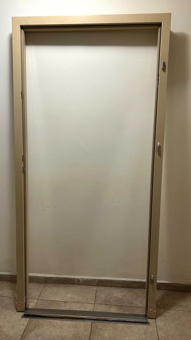 Ușă Metalică/Tehnică Intrare Apartament PORTA DOORS – Dimensiune 90, Foarte Grea