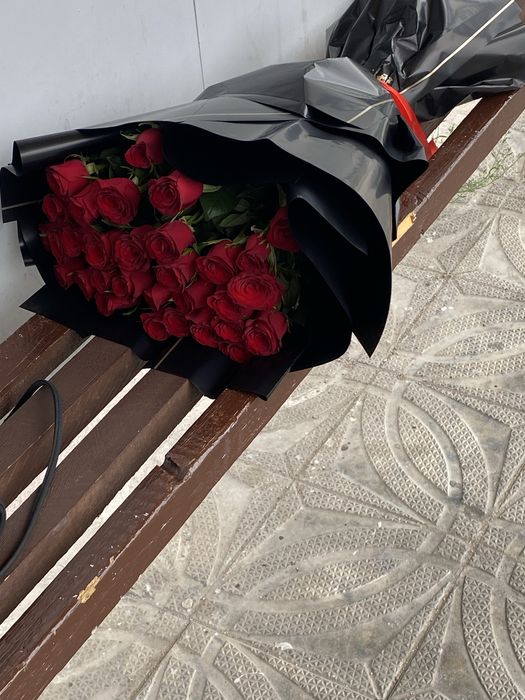 Свежий букет роз 33 шт