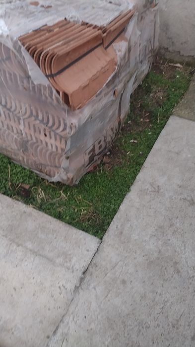 Vând țiglă import Italia
