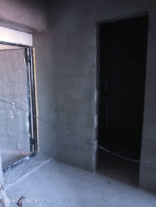 Продам квартиру на батысе в черновом варианте 1этаж