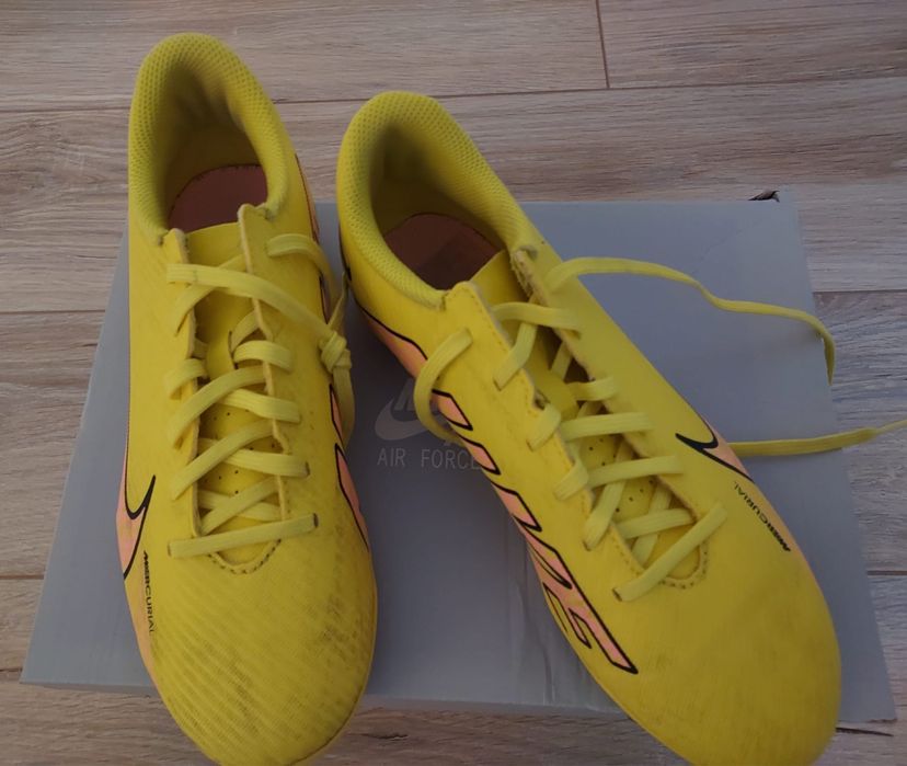 Adidasi fotbal Mercurial