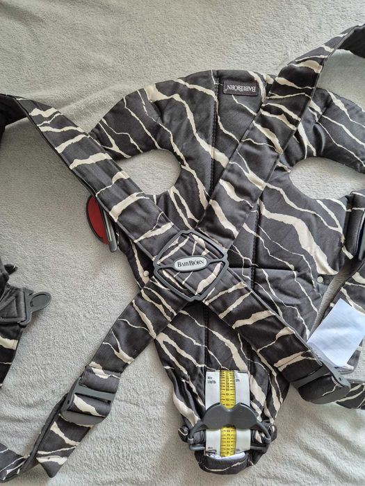 Marsupiu pentru bebelusi BabyBjorn Mini - multiple pozitii - bumbac