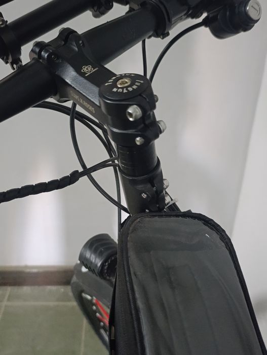 Electrovelosiped
Tezlik maksimal 32
Yurish masofasi 30/35km
Oldi chiro