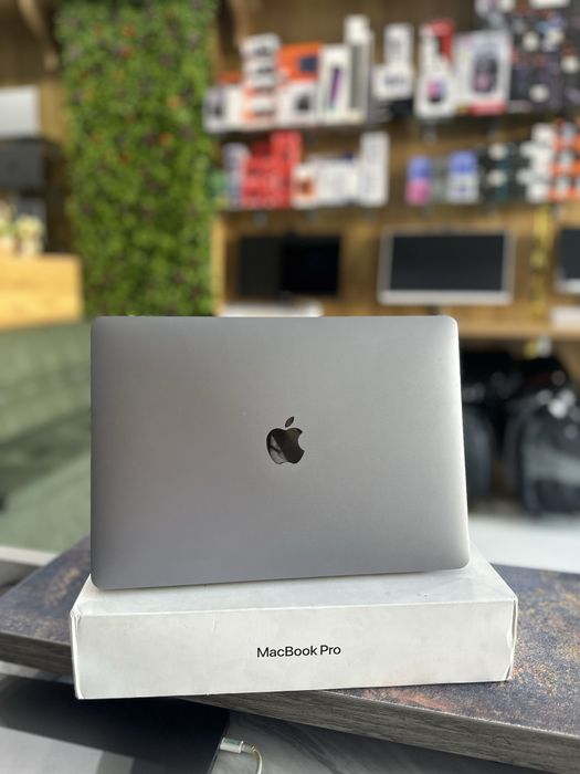MacBook Pro M1 chip 8gb 256gb ssd  13'' inch korobka + zaryadnik bor