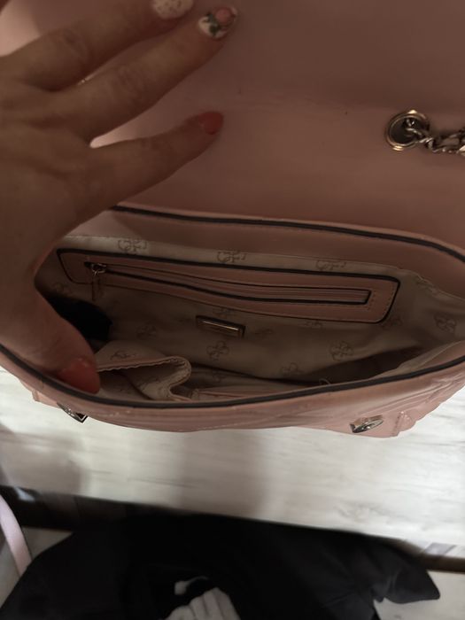 Дамска чанта през рамо Guess