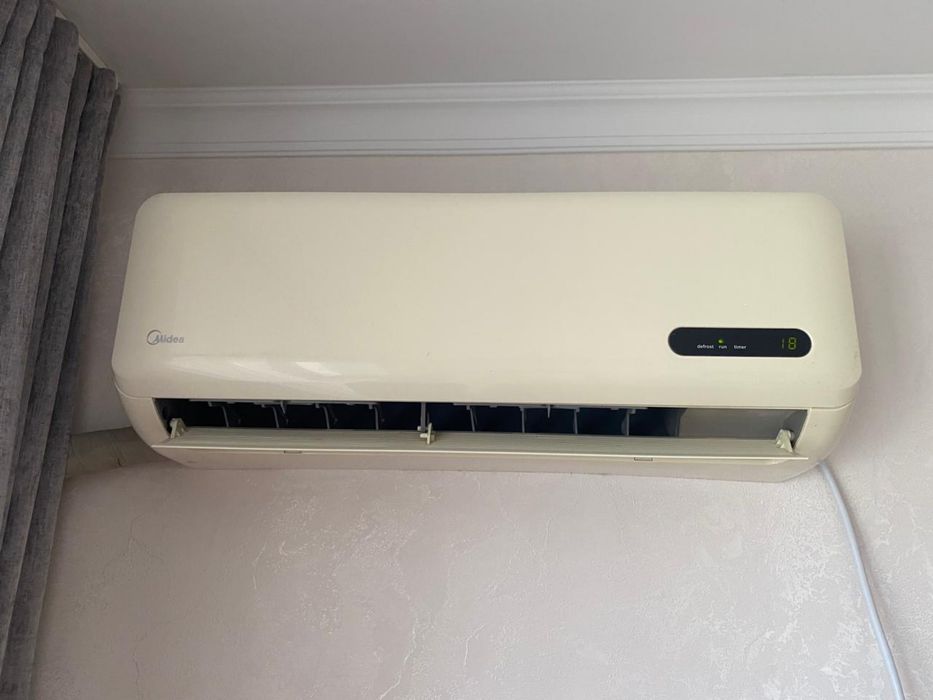 Кондиционер Midea
